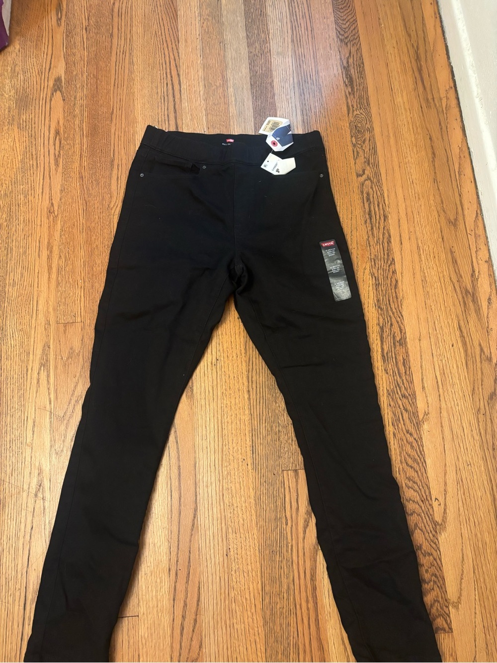 Levi’s Pull On Skinny Leg Jeans Black New Size 10 Women’s Mid Rise Pants